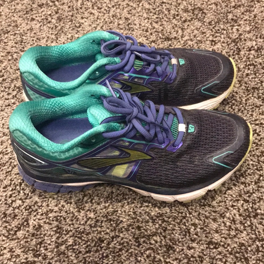 Running shoes